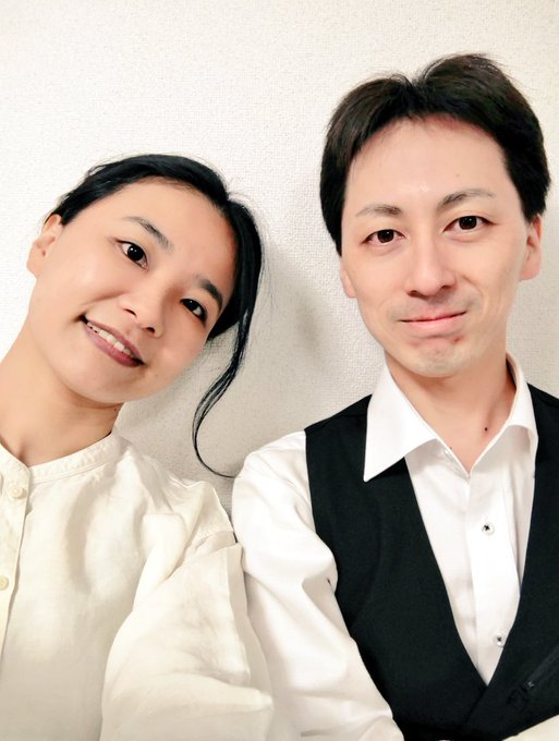 ただいま放送中！本日17時からは毎週お馴染みエフエムひこねで劇団プラネットカンパニーがおおくりする夕焼けホッとTIME。本日は北澤あさこと岩口浩平でお届けします。トークテーマは「春」です。
アプリFMプラプラでどこからでも聴いていただけます。

よろしくお願いします！