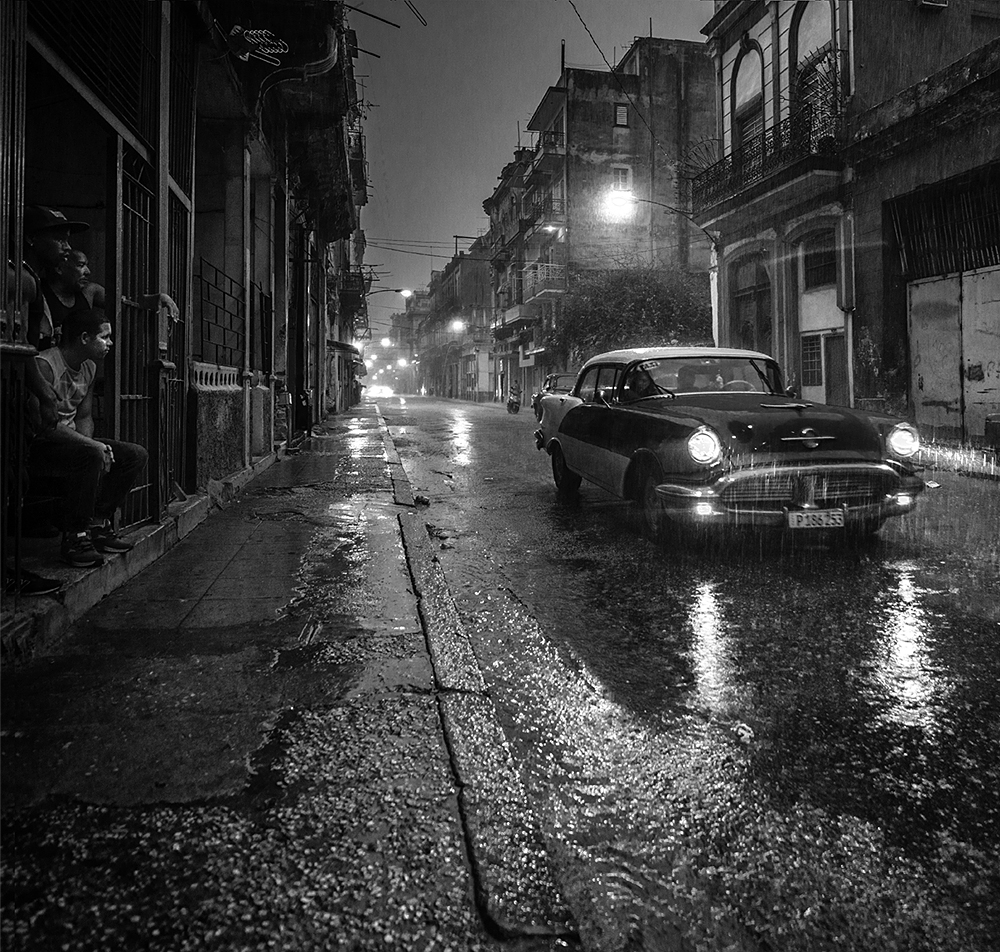 O l i v e r tweet media