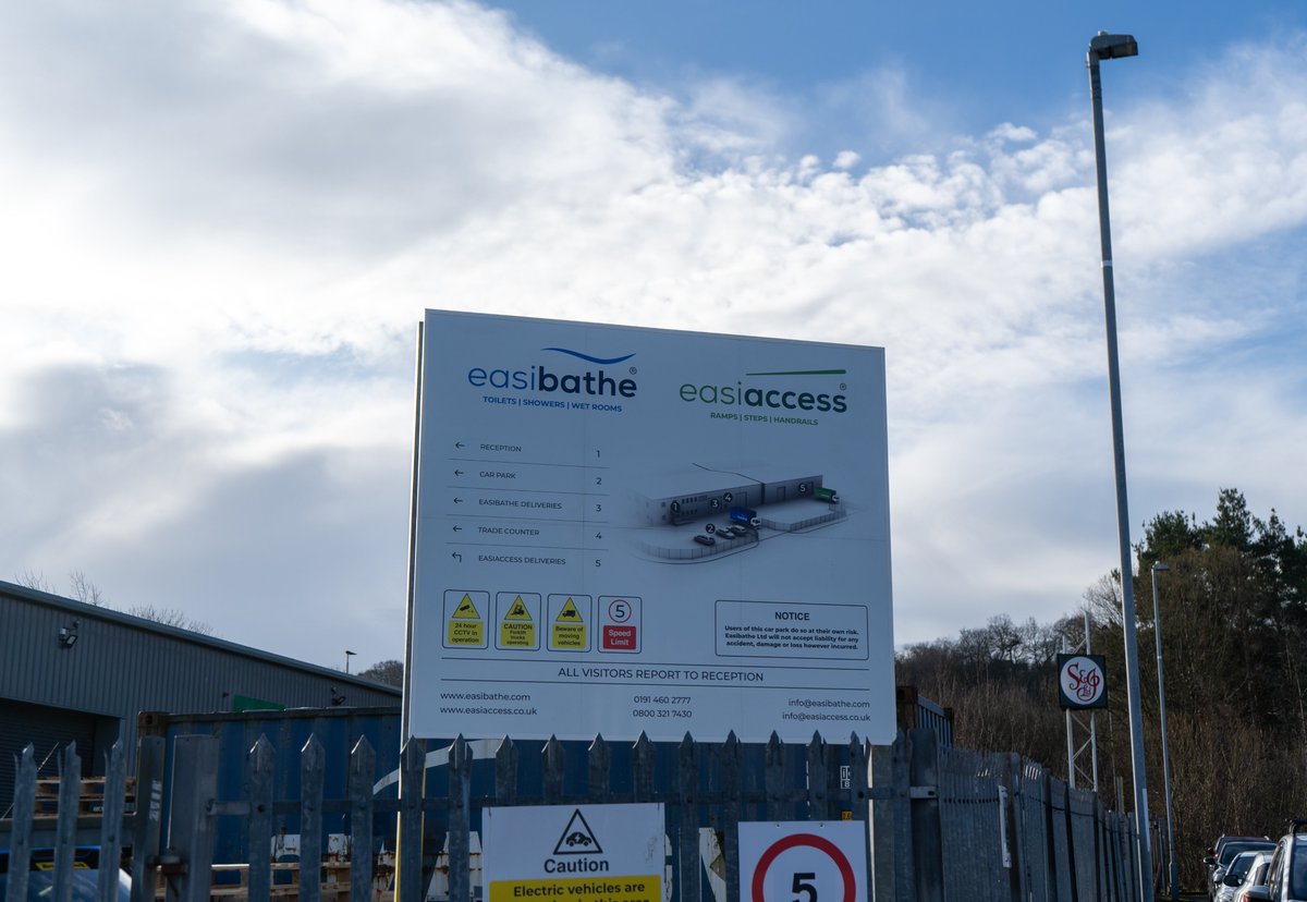 EasiaccessUK's tweet image. Take a look at our brand new Easibathe and Easiaccess sign!

Visiting us at our office? Now, you'll not miss where we are!

#newsign #signage #design #welcome #office #installation