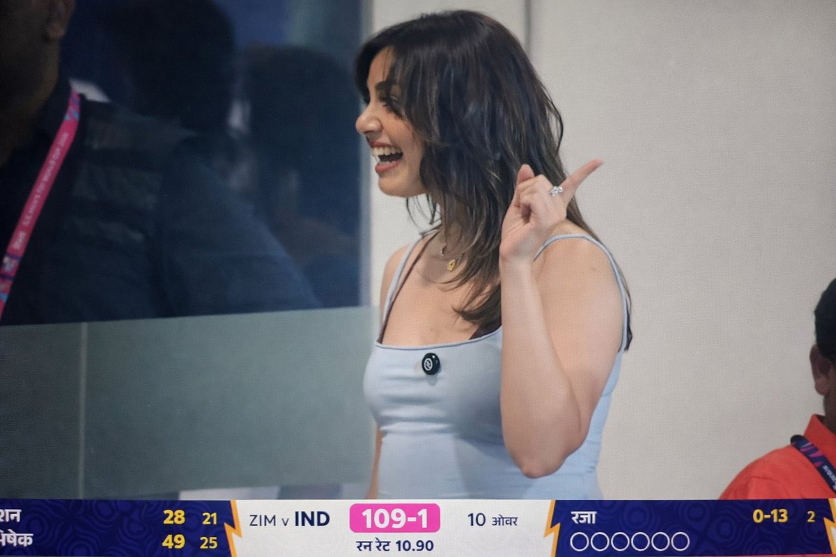 scandiicandyy's tweet photo. The face card that never declines 🥰#ZIMvsIND https://t.co/NvE2d6TXN5