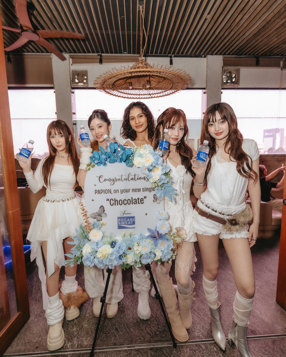 official_papion's tweet photo. Terima kasih sudah datang ke event Valentineโs Fan Meeting bersama PAPION โจ๐ซ
Cek Vlog lengkapnya di sini ya:
https://t.co/Nx8hbjVdDt
#papion https://t.co/jmk7ZwnQHm