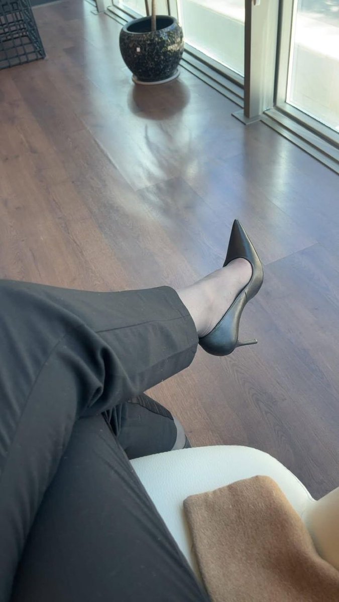 Sabah sabah yine düştük toplantı belasına 🥲
Neyse sakin kalmalıyım bugün cuma ve yarın tatil 🥳
O zaman herkese #günaydın #goodmorning #FridayMotivation #friday