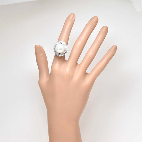 本日の商品「南洋真珠 13.6mm ダイヤモンド 1.656ct プラチナ PT900