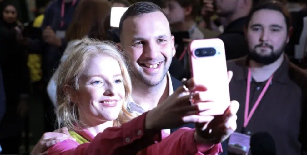 The far-right are having the most GLORIOUS meltdown as we speak.
Bleating on about "secratarian voting" - which is hilarious because a majority Muslim community just voted for a blonde "woke" woman and a gay Jewish man.