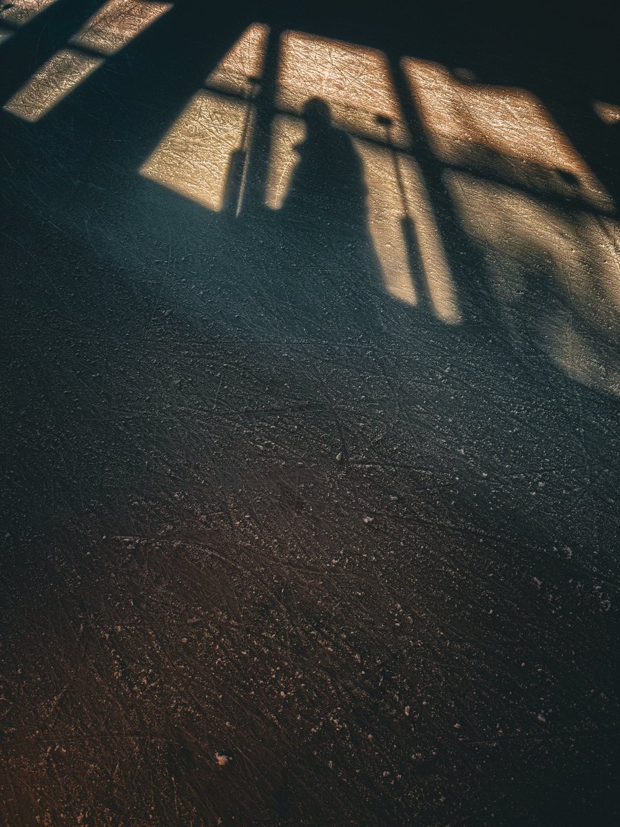 jshawlax's tweet photo. Day 5: Shadows #streetphotography #travelphotography #jshawlax #joeyshaw https://t.co/jYepzUNlvG