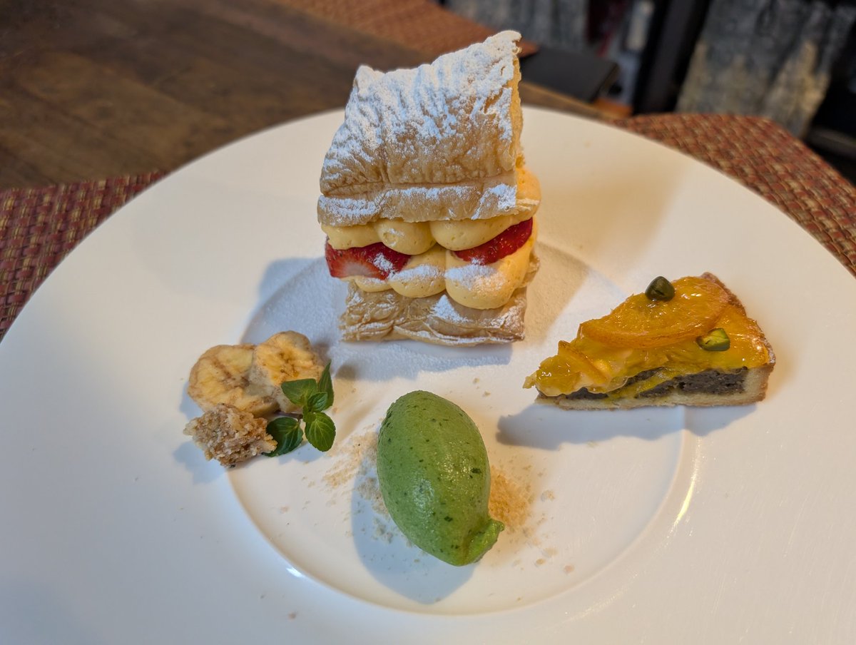 奄美大島より
産地直送
#奄美のたんかん
たんかんのタルト
焼き上がりました！
今だけ、無くなり次第終了
となります、
お早目に☺️
#レストラン中台
#スイーツ好き集まれ