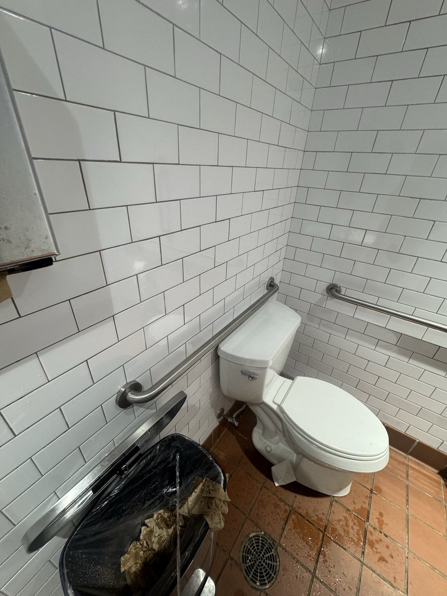 Harry_BuschJr's tweet image. Bank was closed #backdoor