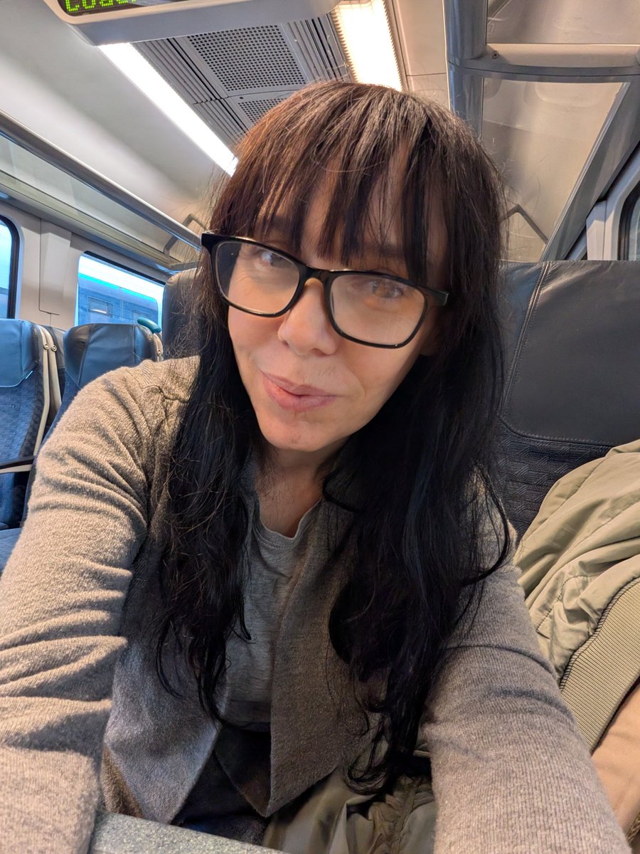 Lisa Woodward tweet media