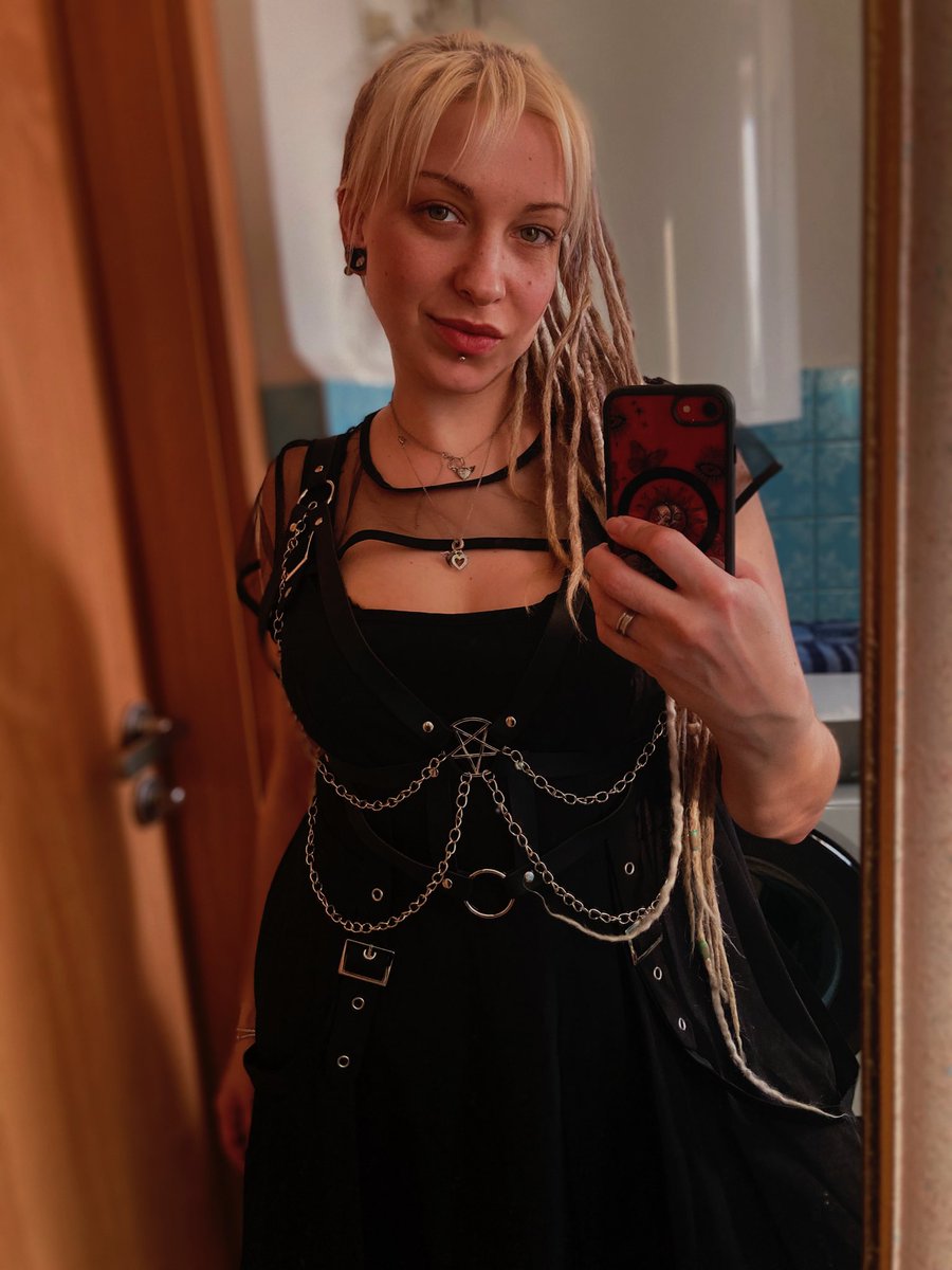 Marika🐙 tweet media