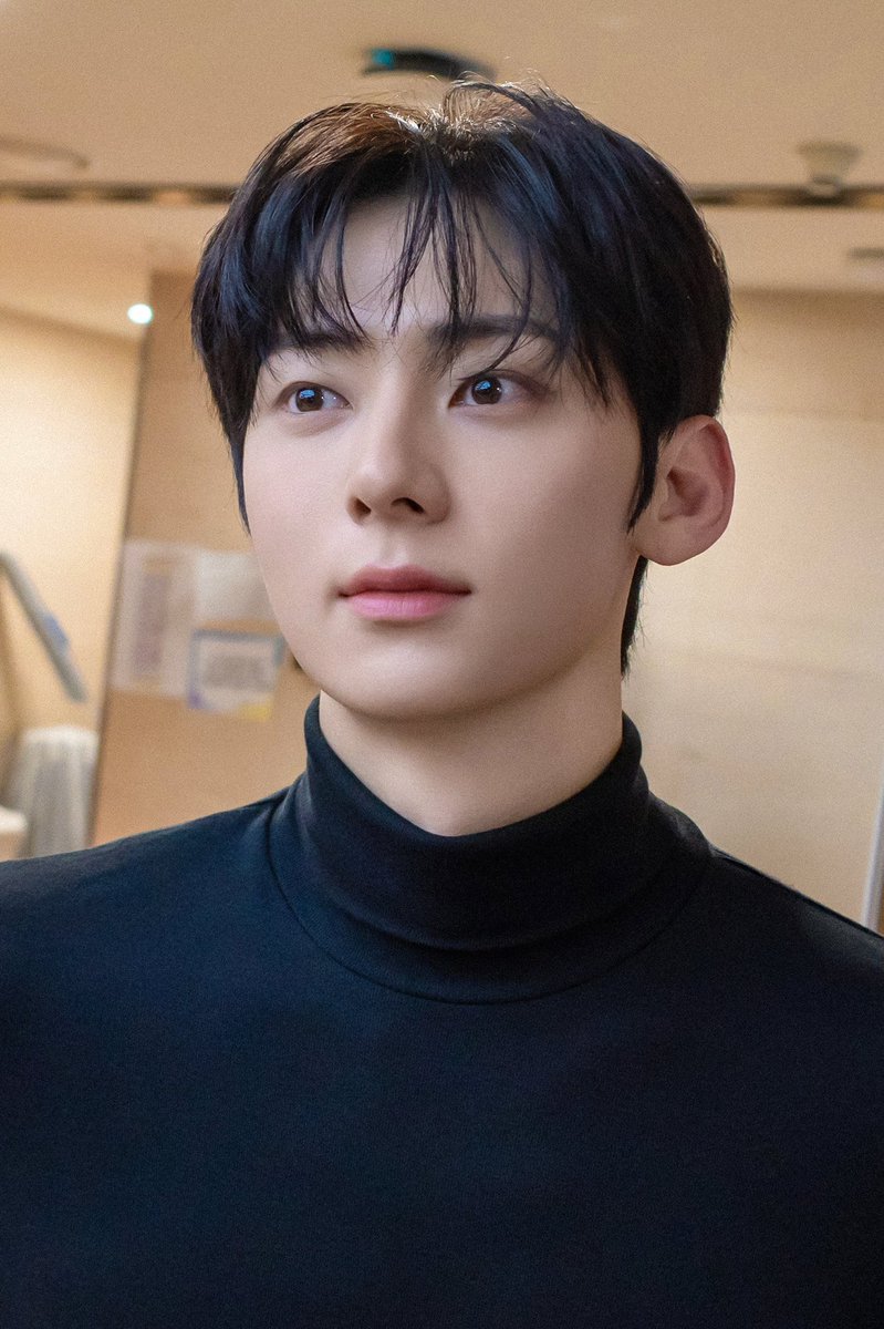 Black turtleneck.......