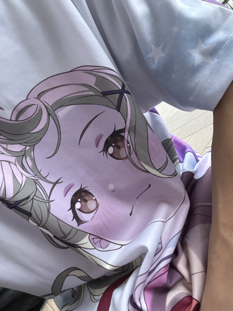 明日は、弦巻こころやから今日はポピ10周年武道館で買った市ヶ谷有咲