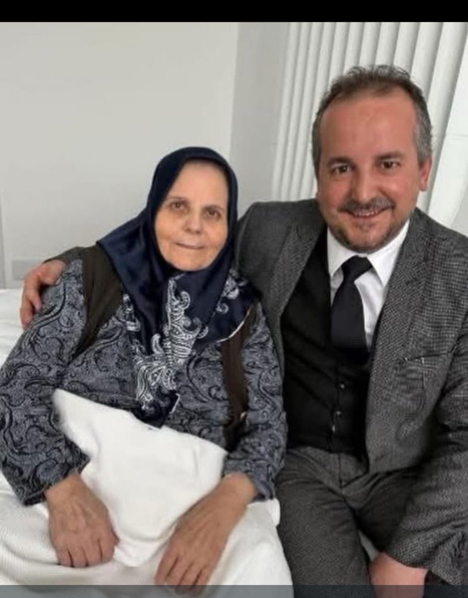 Bursa Milletvekilimiz mili savunma komisyonu üyesi 
Sn <a href="/refik_ozen16/">refik ozen</a> ’in kıymetli annesi Bahtişah Özen vefatını büyük bir üzüntüyle öğrendik. 
<a href="/TmsyGaziler/">T.M.S.Y GAZİ SAYILMAYANLAR</a> vatan evlatları olarak Merhumeye Allah’tan rahmet; ailesine ve tüm yakınlarına başsağlığı diliyoruz.
Mekanı cennet olsun.