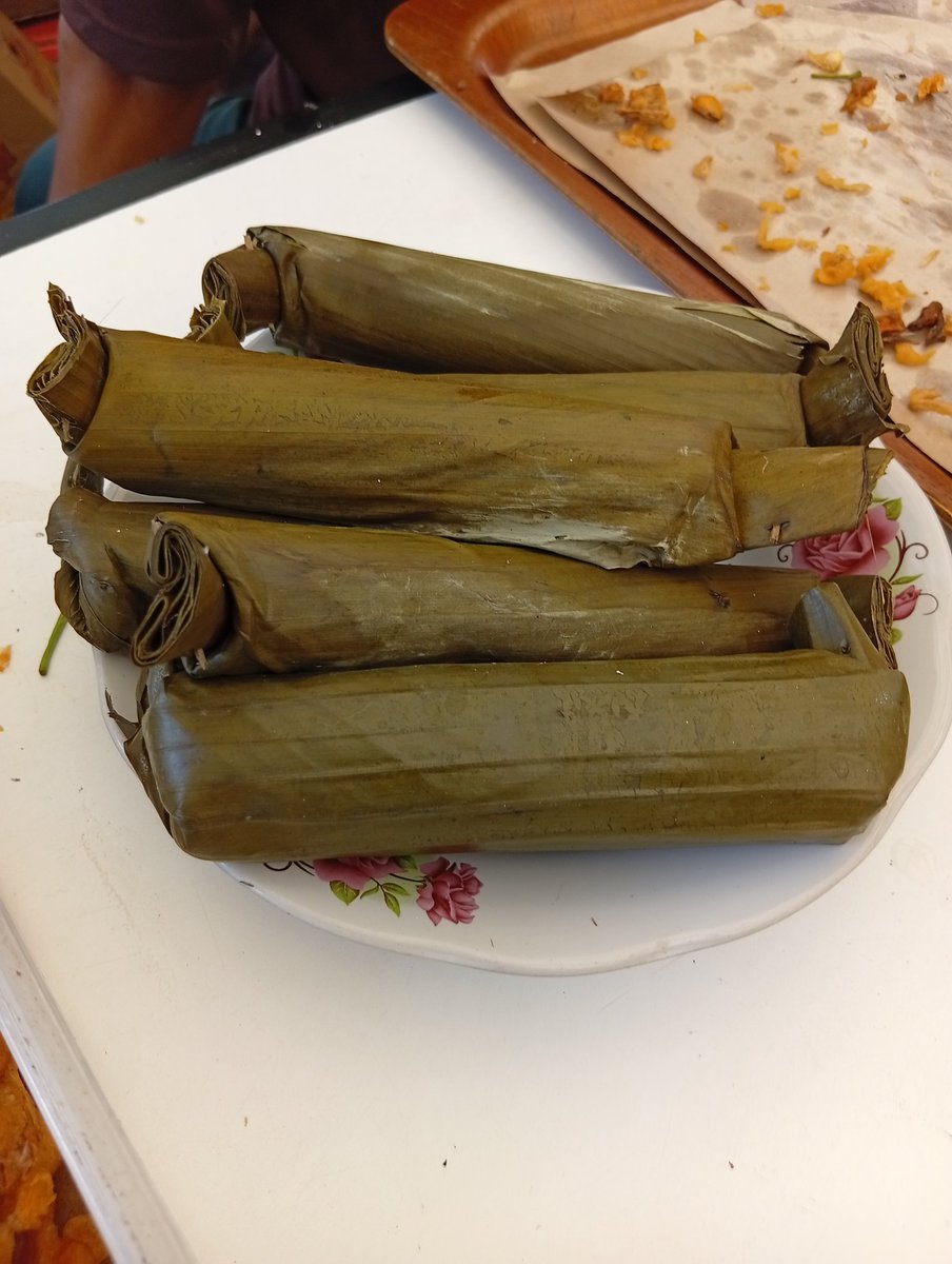 Paduan yg syahdu buat buka puasa nanti, tapi udah dari pertama puasa ga makan gorengan kalo buka puasa...