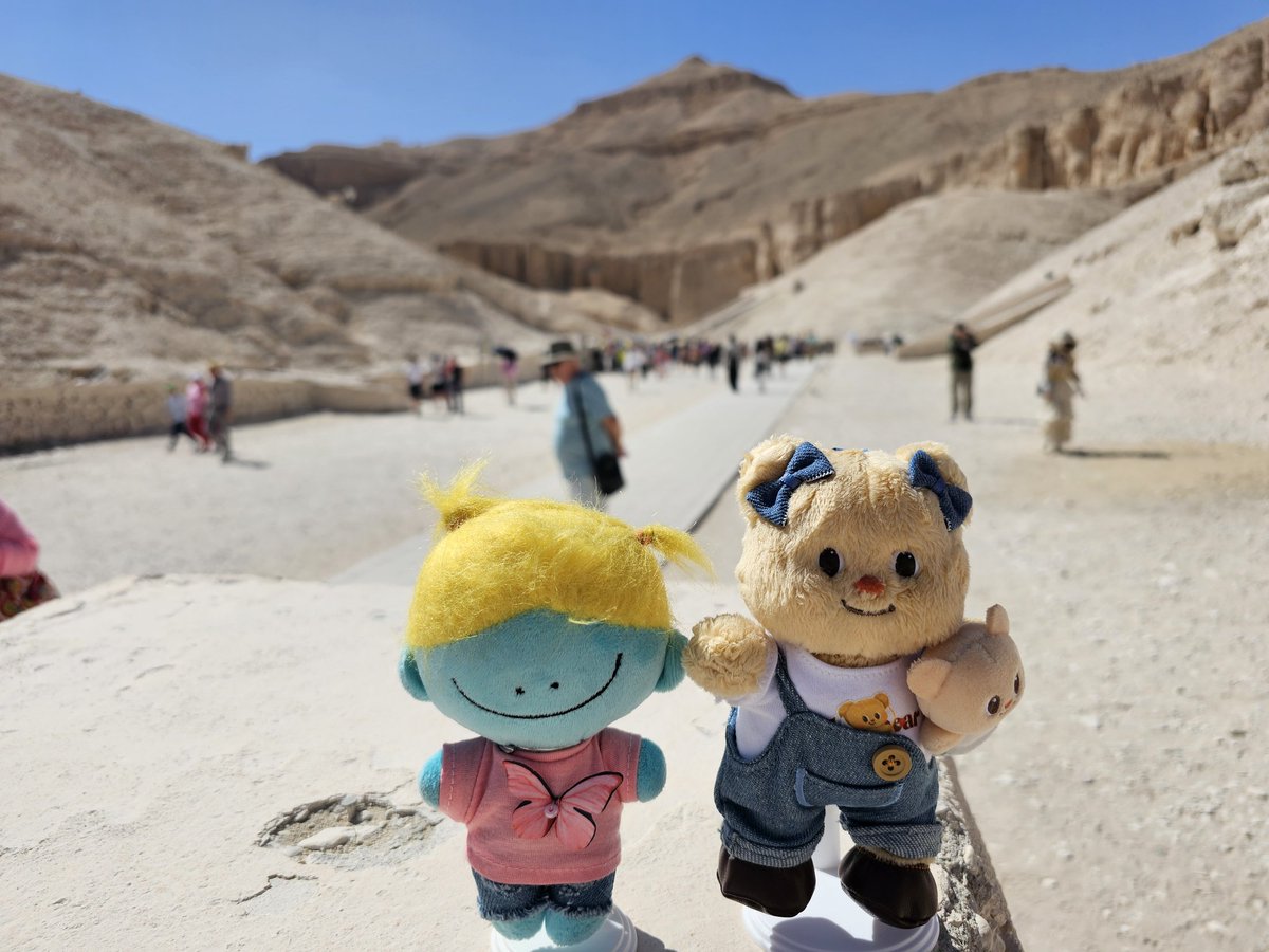 นุชพาพิคกี้กะน้องเนยไปเที่ยวอียิปต์เหนือจรดใต้มาค่า 
มีรูปลูกๆ ฝากนุชes +มัมๆ แด๊ดๆ นิดหน่อยค่า

#เป๊กผลิตโชค
#PeckPaLitChoke 
#Butterbear