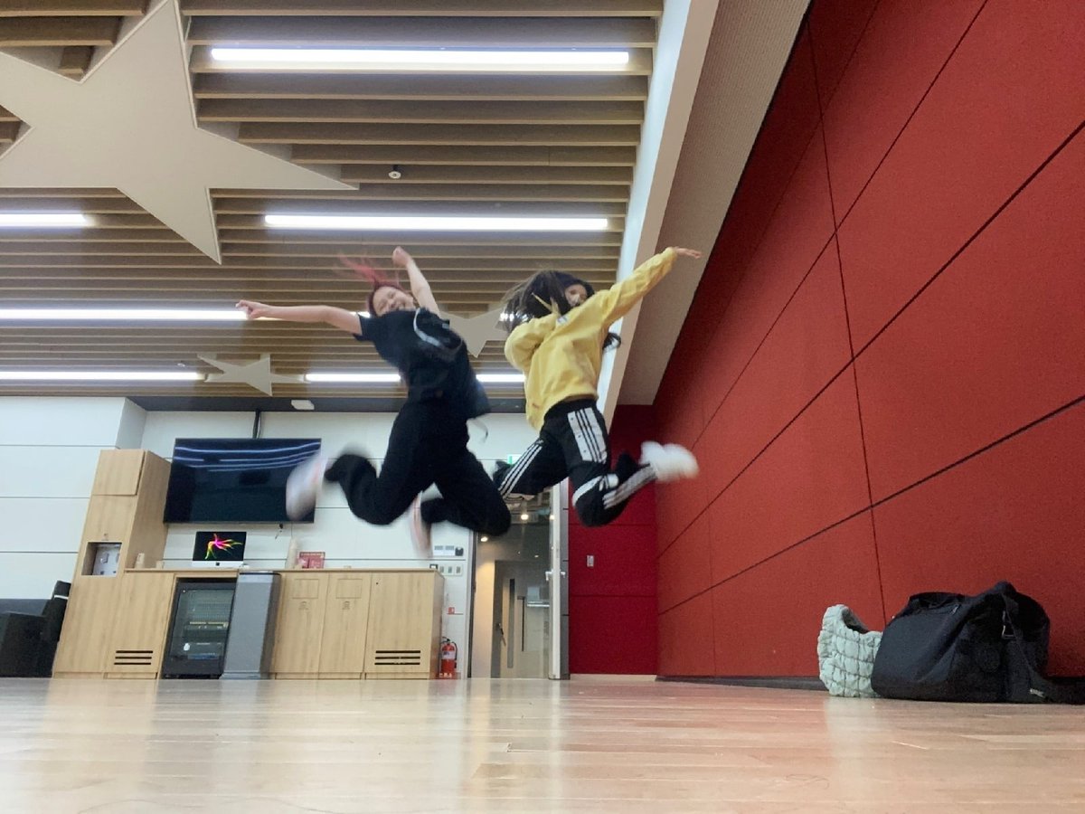 Sus monitas de confianza entraron en modo fanaticas y no sabian como reaccionar porque estan presentes en este #𝙿ompur𝕚n百ꕀ𝕥rolls, felicidades. 

𝒓u𝕝ə𝖗 o𝑓 𝕝if𝚎 — #nā𝖇ə𝕣iu𝖘