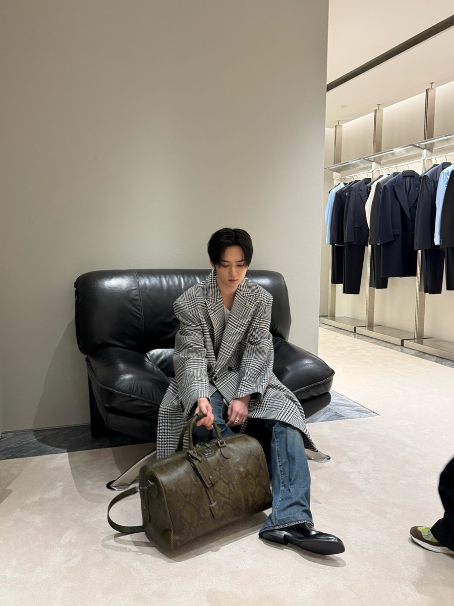 아잘생겼다🖤🖤🖤

#LeeKnowXGucciMFW
#GucciPrimavera