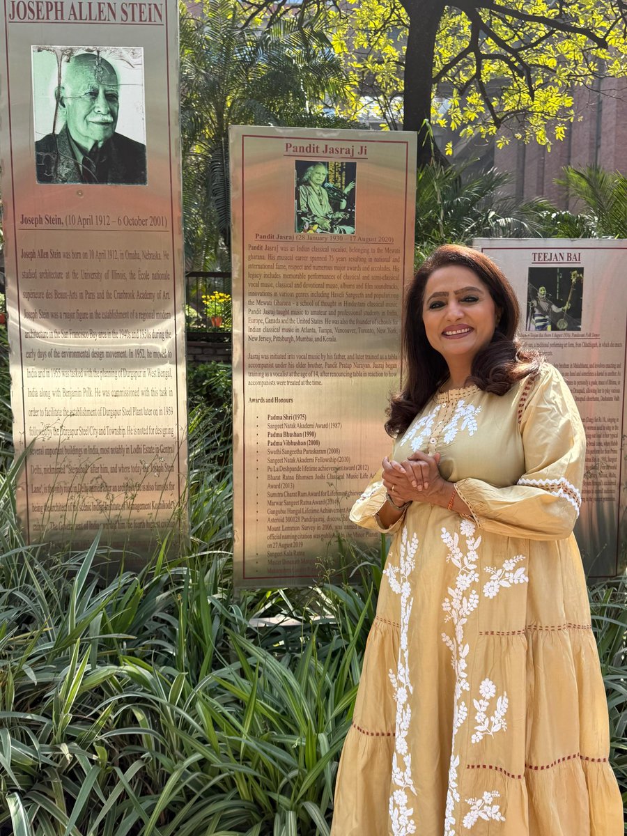 Overwhelmed. Grateful. Still taking it all in. I had to come back again this morning… 
Bapu ji’s music has quite literally penetrated into the hearts of masses ❤️
A rare feat for a classical musician!  

Bapu ji, aap ki hamesha Jai Ho💕😇🙏🏻🙌🏻

#PanditJasraj #ProudDaughter