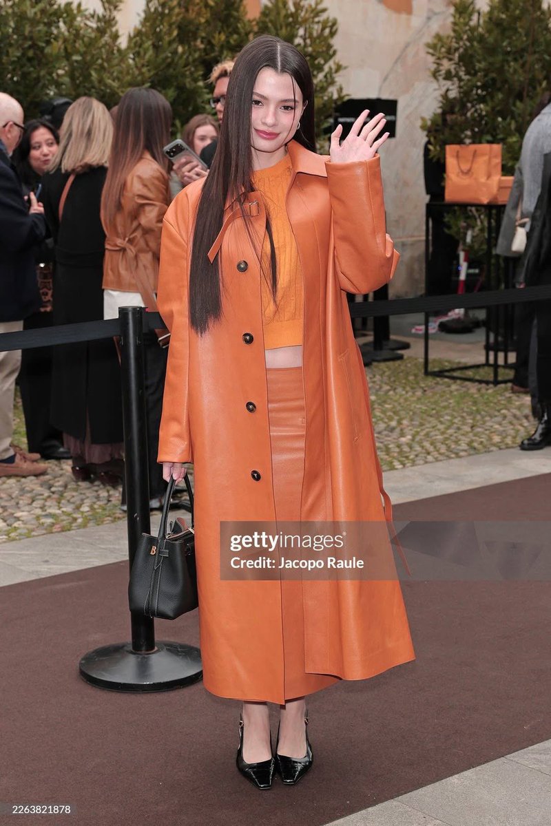 freenbeckfc's tweet photo. Getty ไม่เคยทำอะไรเบค ได้เลยยยย

@Tods @AngelssBecky 

REBECCA AT MFW WITH TODS
#BeckyxTodsFW26
#MFW26xBecky #TodsFW26 https://t.co/rjr3T9DIg6