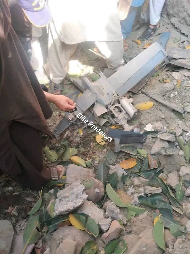 🚨 A Pakistani Army drone has reportedly crashed near a Government Girls School in Pabeni, Swabi, injuring multiple civilians.

The UAV was allegedly headed toward Afghanistan before losing control. Area secured and injured shifted for treatment
#Pakistan #Swabi #DroneCrash #KPK
