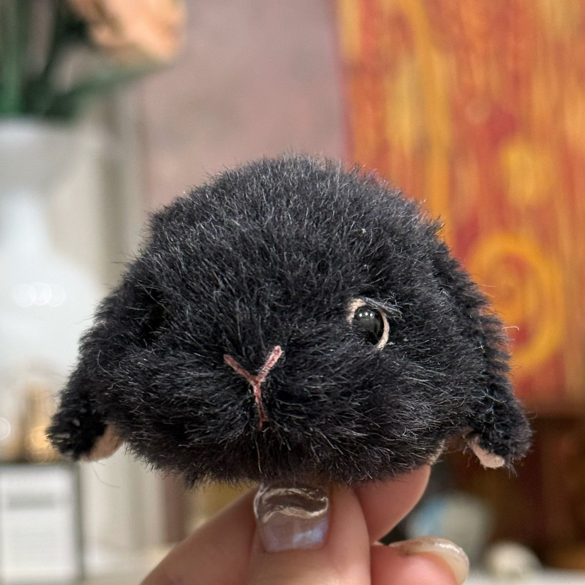 次はセルフ、ブラックのロップイヤーなこうさぎテディベアです🐇