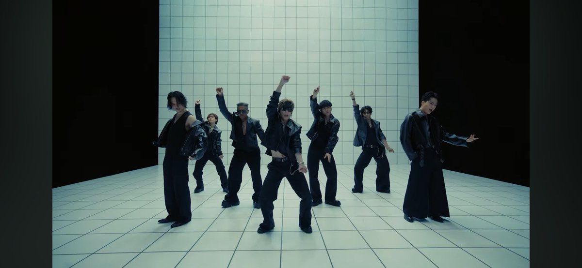 r_3jsb0's tweet photo. 岩ちゃんチラ見せ？気のせいかぁ。って思ってたら
気のせいじゃなかったー♡かっこよ https://t.co/rAaotDLb2I