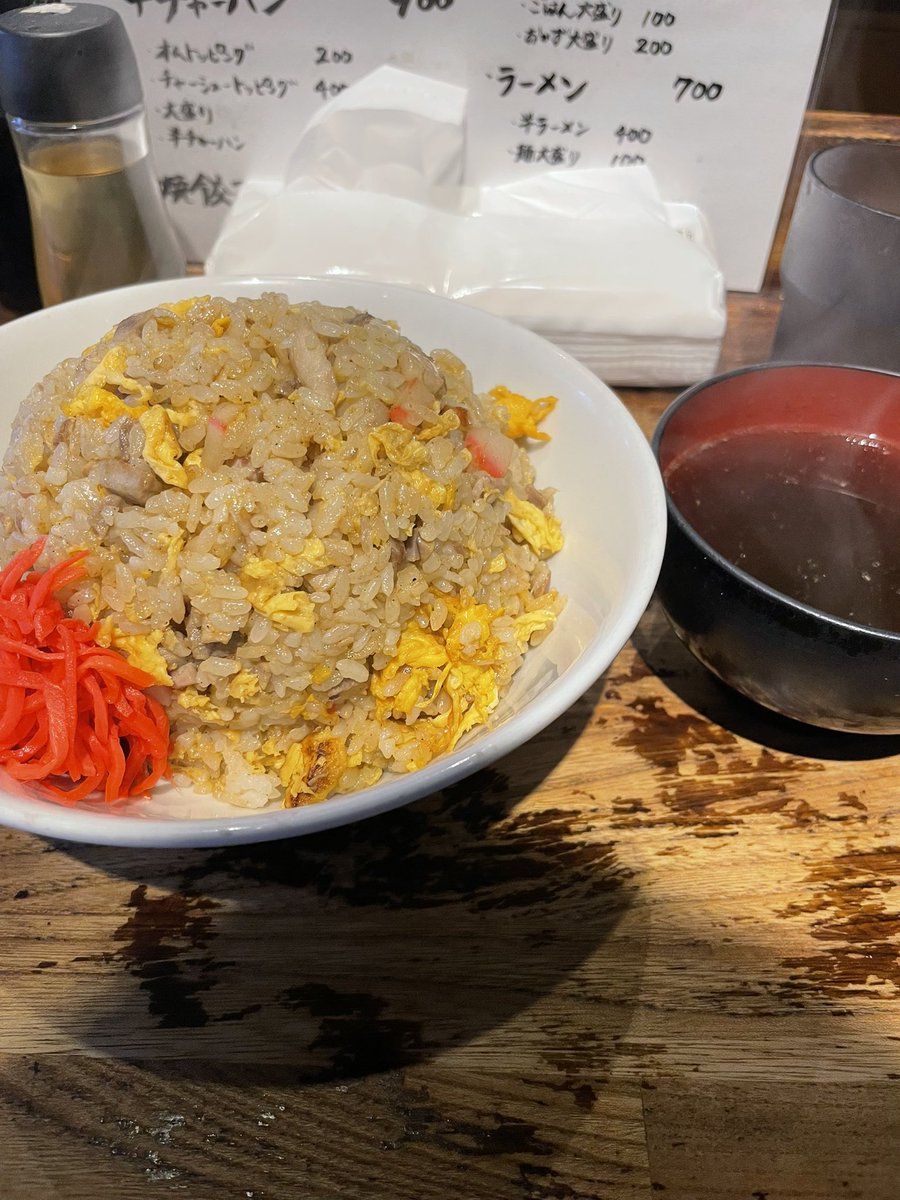 boa_cho's tweet photo. 荻窪の行きつけ特盛炒飯を食べてエネチャージ完了！
いよいよ明日より西荻窪編が始まります！
空間が変わり、季節が変わり、また新しいものに生まれ変わっている気がします。
完売回でも復活した回があります(2/27 17時現在)！
ぜひお迷いの方速攻でご予約を！

https://t.co/un8HpSeFMc

#伊藤企画 https://t.co/w4iExQET69