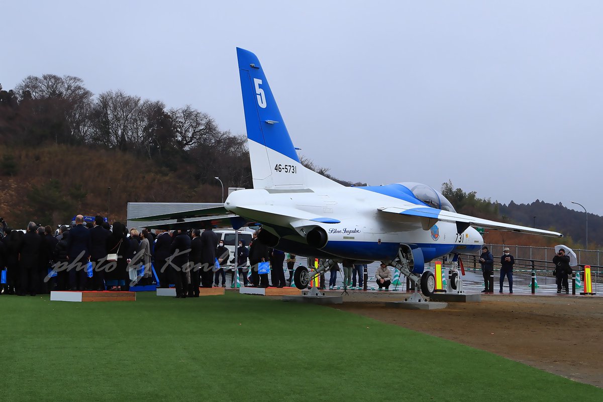 今日は道の駅東松島に、現役を終えたT-4ブルーインパルス731が設置