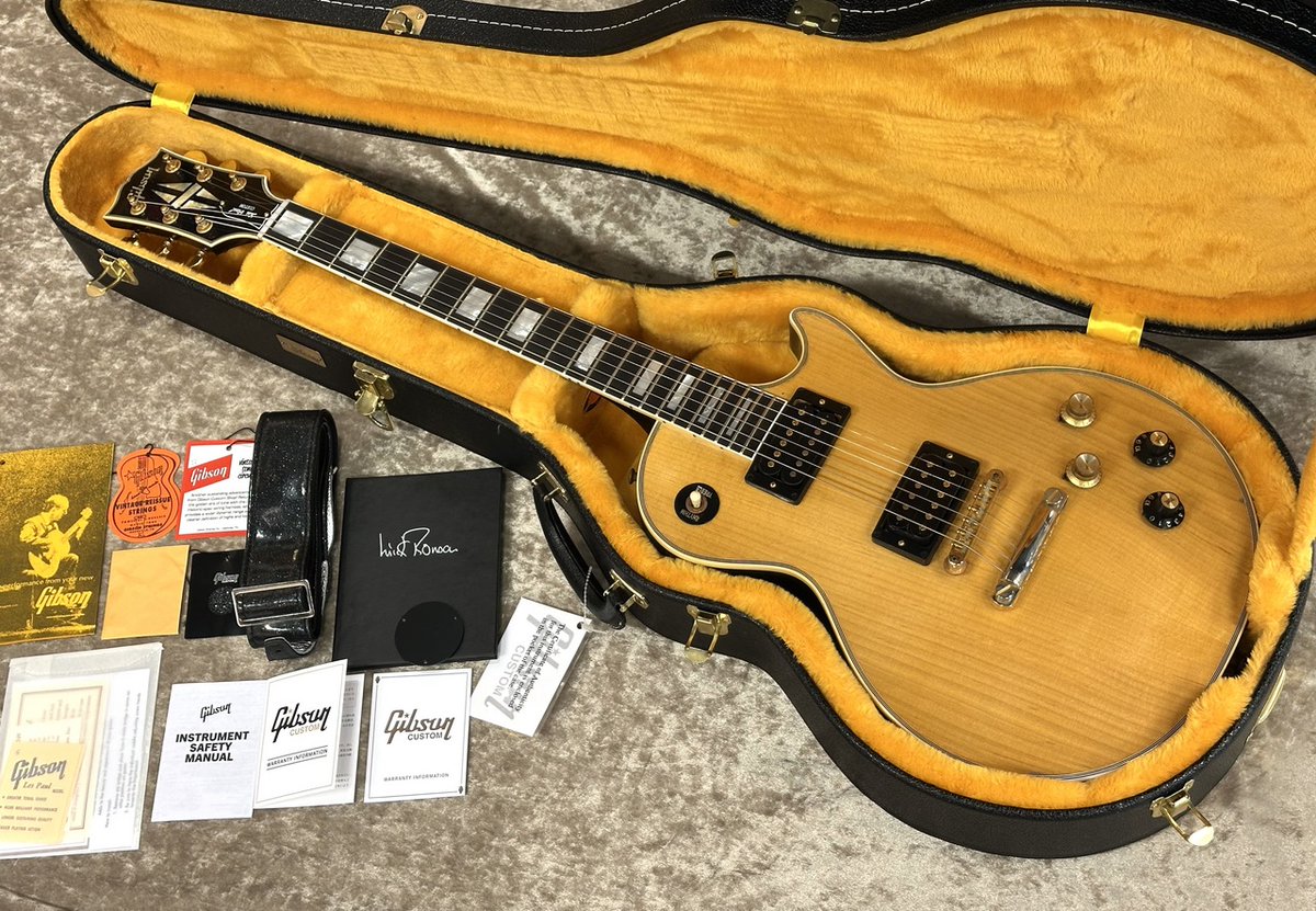 GCLUB_TOKYO's tweet image. 【2F新着品】ミックロンソン68CTMが待望の入荷です！

Gibson Custom Shop Mick Ronson 1968 Les Paul Custom Collector's Edition Antique Natural/Ebony s/n MR 029

shop.kurosawagakki.com/items/2951542

#mickronson
#gibsoncustomshop