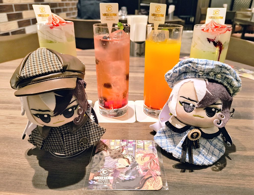 ドリンク2杯ずつ飲んで、コースターコンプリートしました🥳 2枚は私が