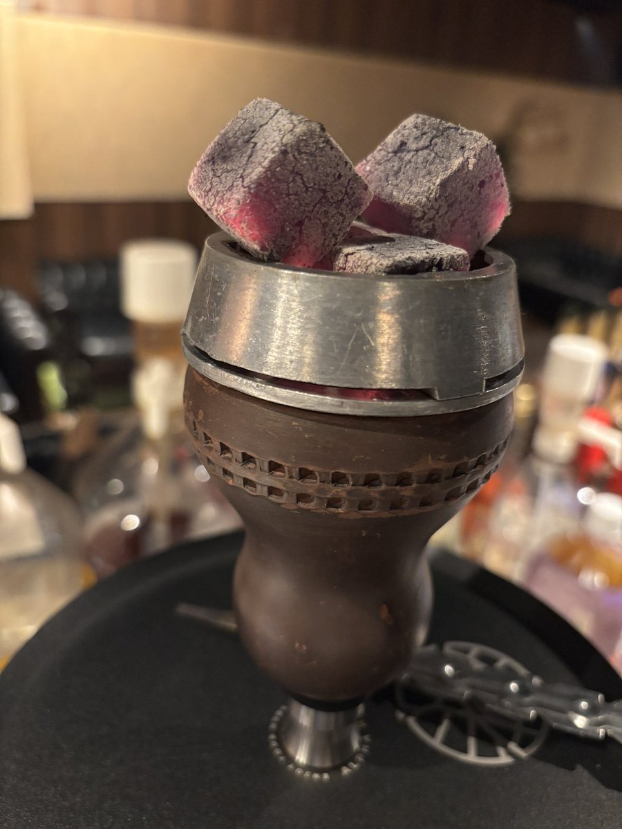 ぷくぷく新橋オープンです‼️

おすすめシーシャは、
金木犀⭐️×パンナズナ×マスティカ

本日のスタッフ
18:00-20:00 りょうた
22:00-29:00 太宰
20:00-29:00 とむ
20:00-29:00 あまね

29時までたくさんのご来店お待ちしてます😆