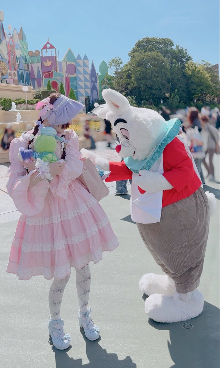 ミルフィーユで1番お気に入りコーデはDハロの時のヤングオイスターのバウンド🦪
紺の再販待ってるけどいつかロイヤルブルーも来てくださるかしら