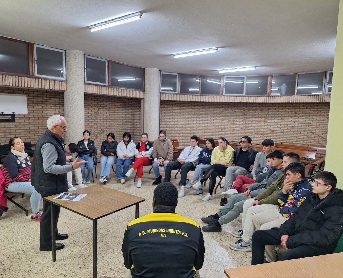 Pasio_Santander's tweet photo. 😄 Hoy celebramos a San Gabriel de la Dolorosa 

🕗 A las 20:00 esperamos en la parroquia

⛪️ El padre Carlos Cano nos habló de él en #Confirmación

#Pasionistas #Santander #Cantabria #PastoralJuvenil https://t.co/T2Sy0pirBt