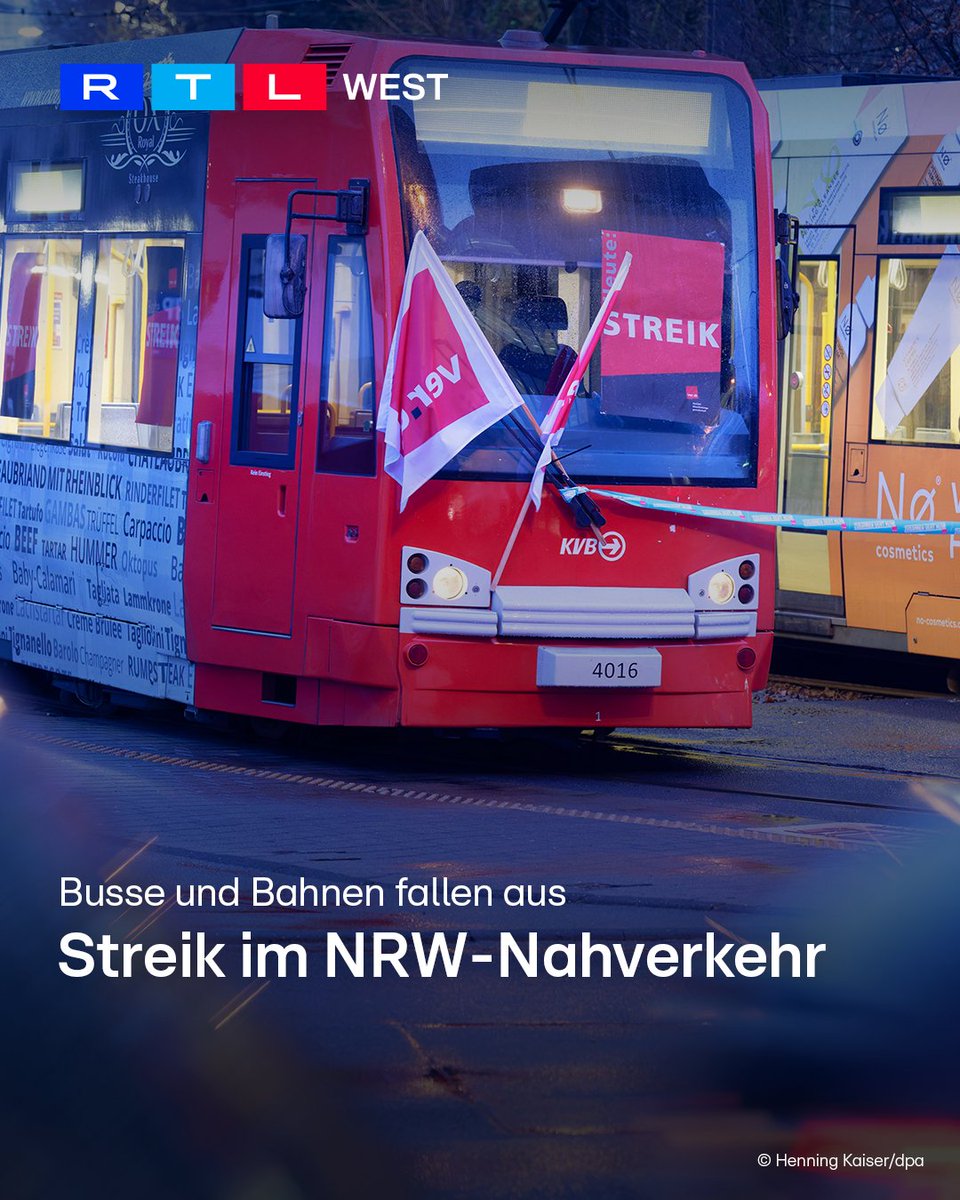 RTLWEST's tweet photo. Am Freitagmorgen (27.02.) hat der #Warnstreik im #NRW-#Nahverkehr begonnen. In mehr als 30 Kommunen fallen zahlreiche #Busse, U-#Bahnen und Stadtbahnen aus. Betroffen sind unter anderem die Städte #Köln, #Düsseldorf, #Duisburg und #Bielefeld. Der Streik geht bis in die Nacht zu Sonntag (01.03.). Die Gewerkschaft #Verdi fordert für die Beschäftigten mehr Geld und weniger Arbeitszeit. Das soll den Job attraktiver machen.