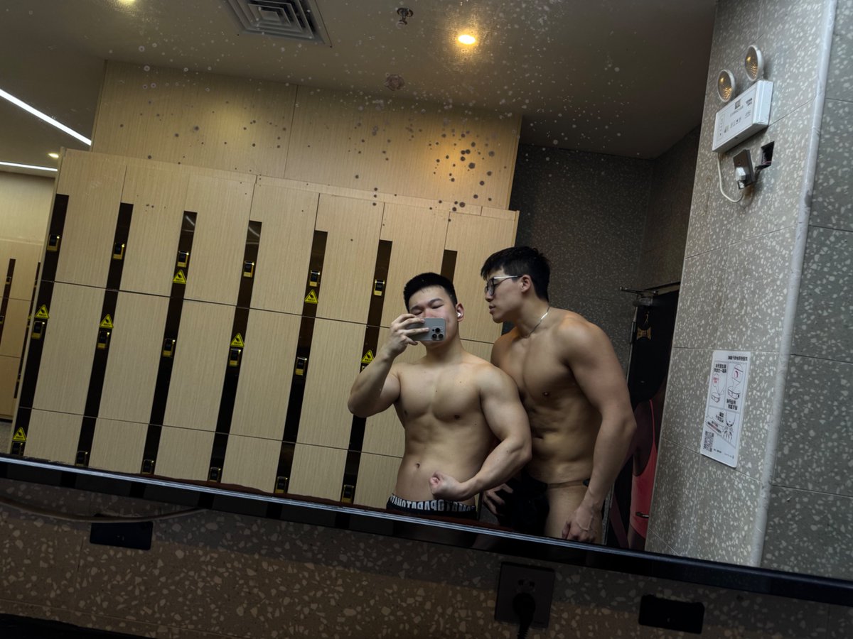 没有脑袋 tweet media