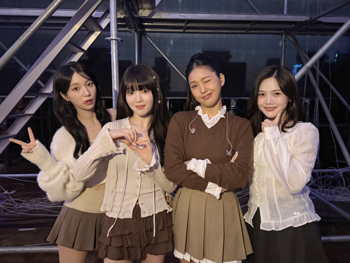 OHMYGIRL_official tweet media