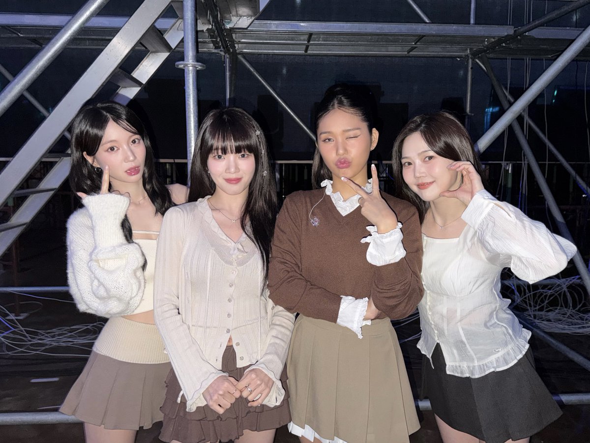 OHMYGIRL_official tweet media