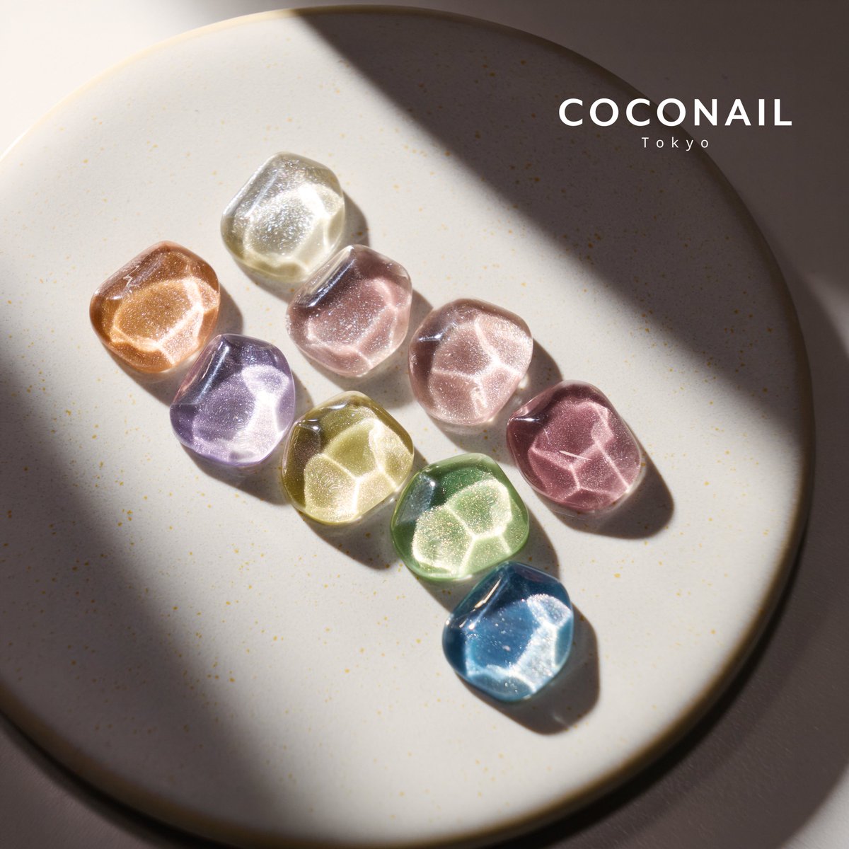 coconail_Pro's tweet photo. グラスマグ series🤍

肌になじむ、ふわツヤニュアンス。
透明感のあるくすみカラーに、上品にきらめく、ほどよい輝き。
ワンカラーでも手元が整って見える、頼れる9色です。

オフィスにも、休日にも。
その日の服や気分に合わせて選べるから、���日つけたくなる。
COCONAILの定番シリーズ🤍 https://t.co/zZObJ3iyFh