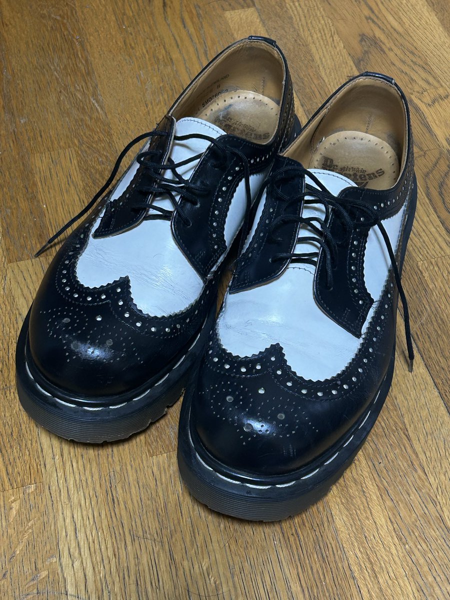 トレファクでイングランド製ドクターマーチンのウィングチップが¥5500