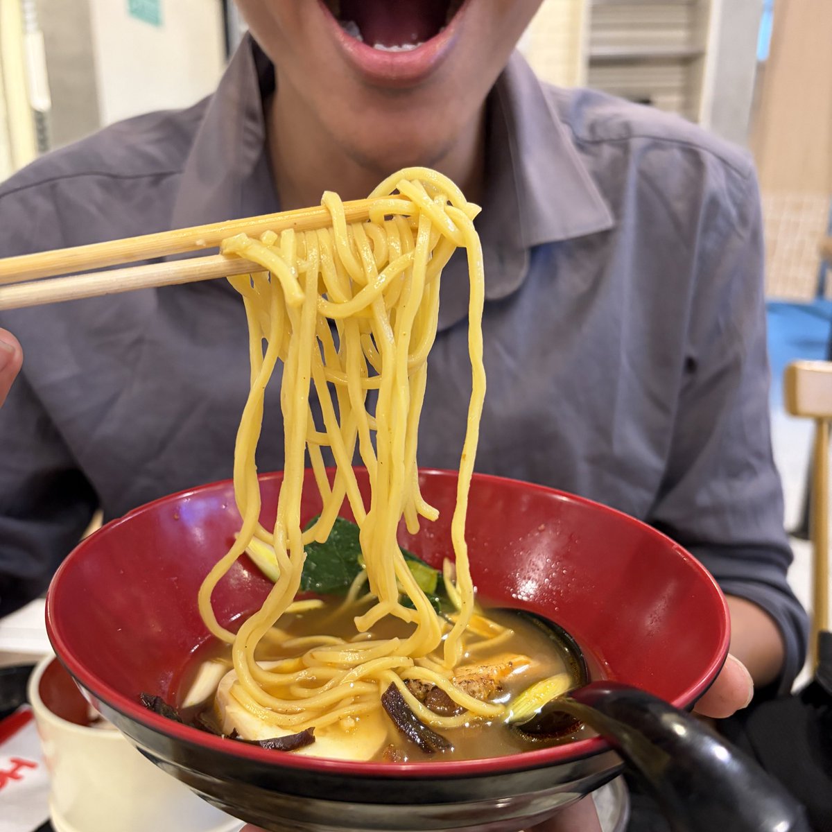 Hokben
Diskon 60% pakai link aku:
🥢 spf.shopee.co.id/2g615xfYMY

Kmren aku cobain menu ramen mereka ternyata enak 😭. Apalagi kalo suka pedas. Isi mangkuknya komplit:
✅ ramen
✅ telur
✅ sayur/jamur
✅ ayam

Kuahnya cendrung kaldu ayam(light) tapi pedesnya gila 😭 (bisa request)