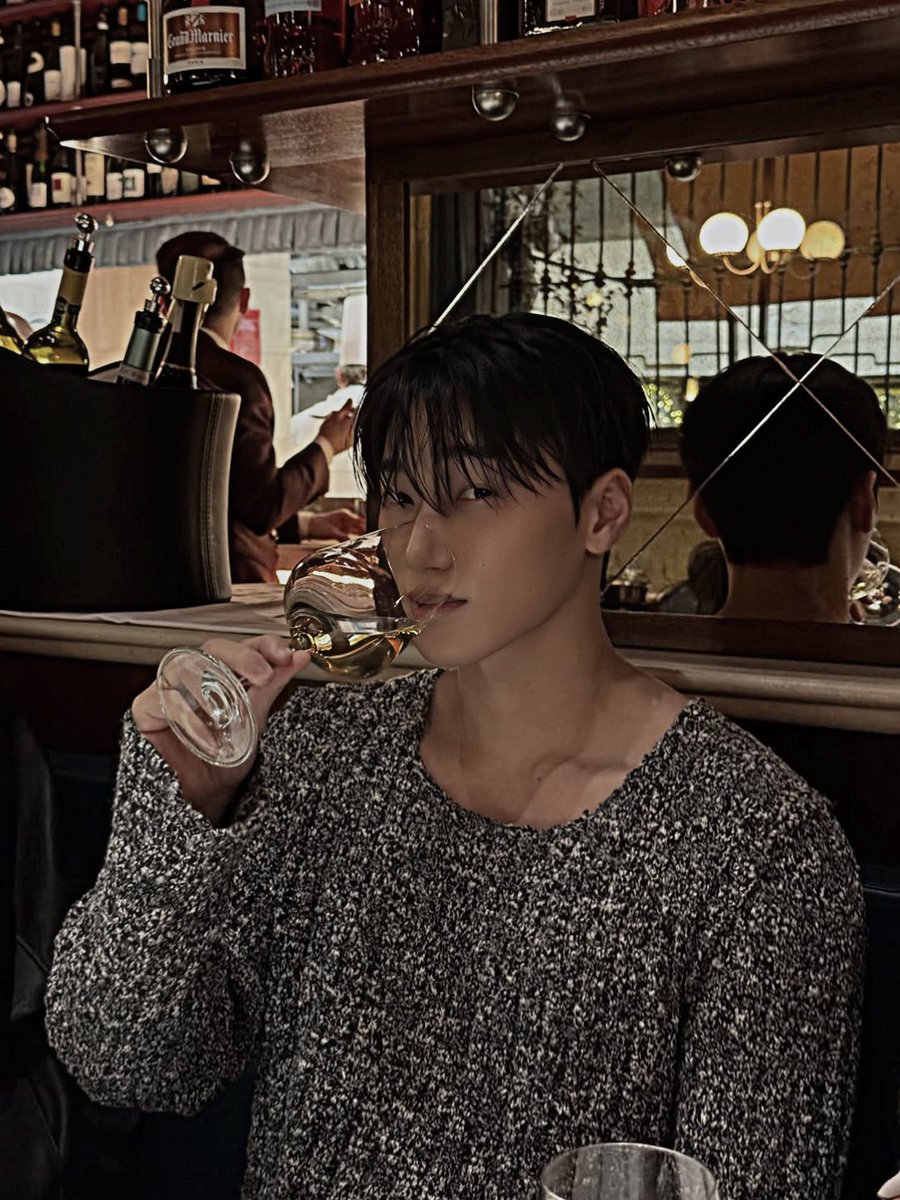 schoizan's tweet photo. I was going to sip slow.. until you walked in. https://t.co/vrTnCXeMzZ