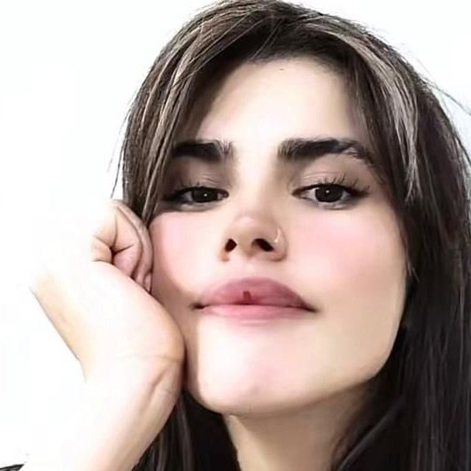 موژی tweet media