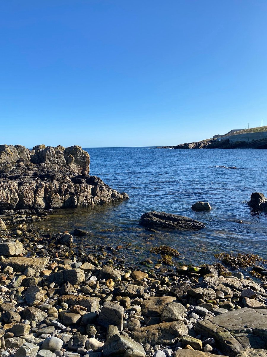 AilishSinclair's tweet image. Rocky shore at Broadsea. #DailyPictureTheme #rocks