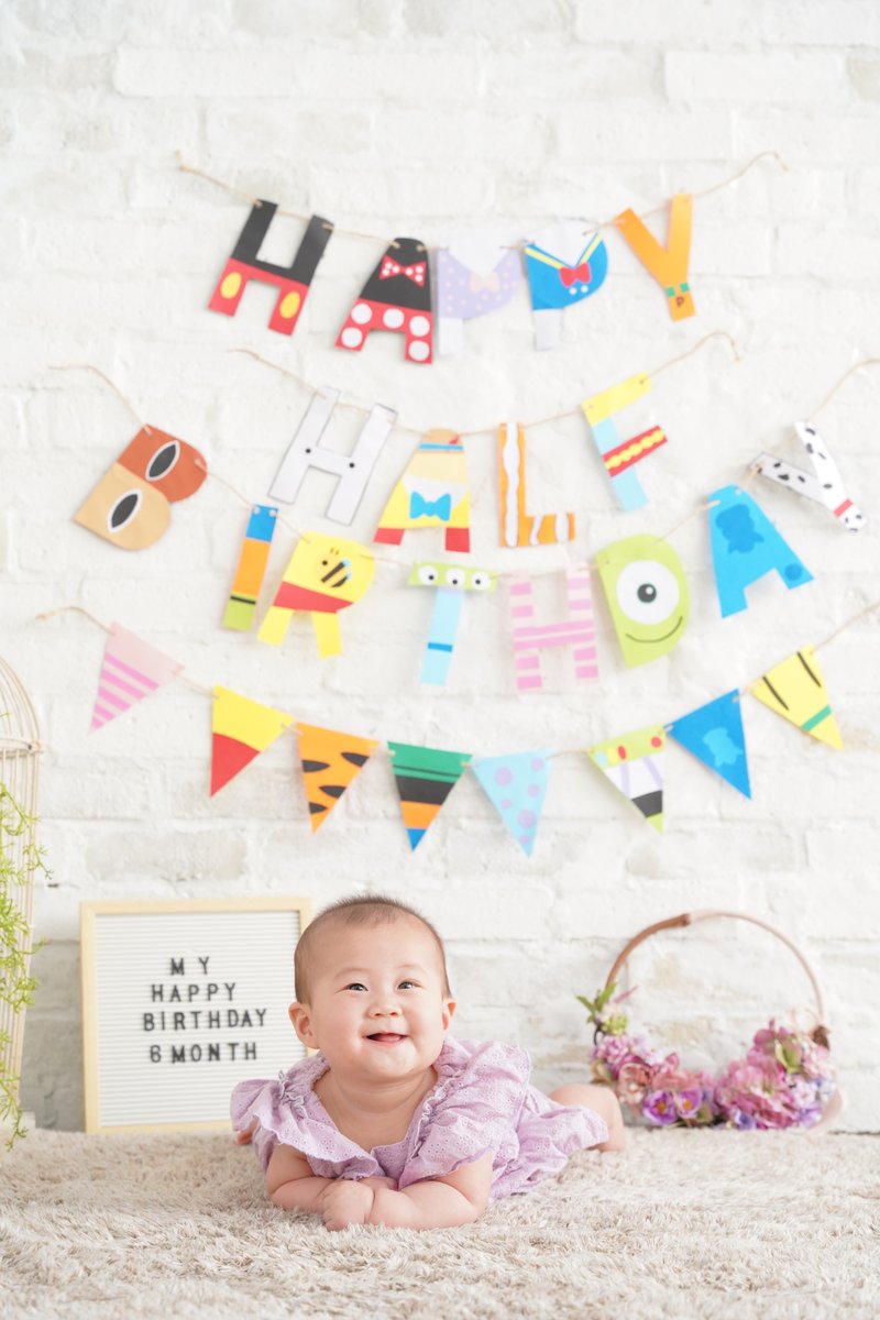 ハーフバースデー記念🎂📸 生後6か月の記念 後ろに飾っている