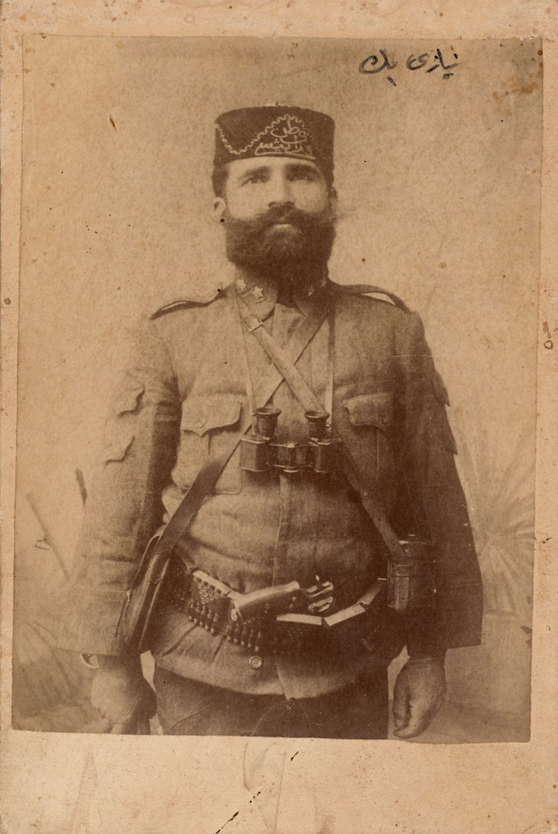 1908 Temmuz'unda Meşrutiyet'in yeniden ilanında büyük rol oynayan Resneli Niyâzi Bey, 1913'te Avlonya Limanı'nda vapura binmek üzereyken suikasta kurban gidecek, son sözü "Niçin?" olacaktı.