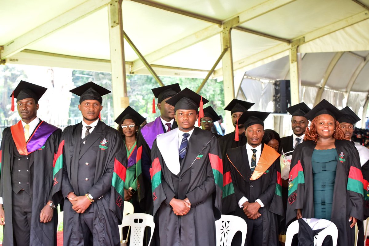emergingleader_'s tweet image. The first cohort of students part of the Emerging Leaders Program have graduated🥳

Maama @JanetMuseveni's vision is alive and is beginning to bear fruit!
The graduates leave as stronger leaders, better people, and ready to pay this growth forward.

#EmergingLeadersProgram