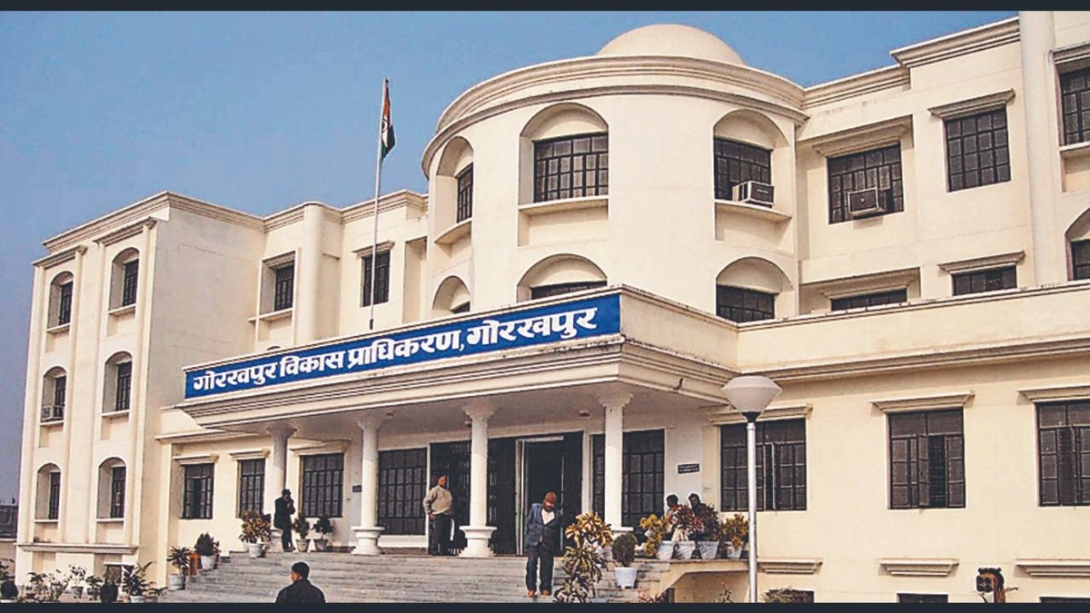 Grihik126837's tweet image. Gorakhpur: Plot Buyers Stuck in Illegal Colony, Demand GDA Action

Read the full news here👇
news.grihik.com/real-estate-ne…

#Gorakhpur #IllegalColony #PlotBuyers #RealEstate #grihik