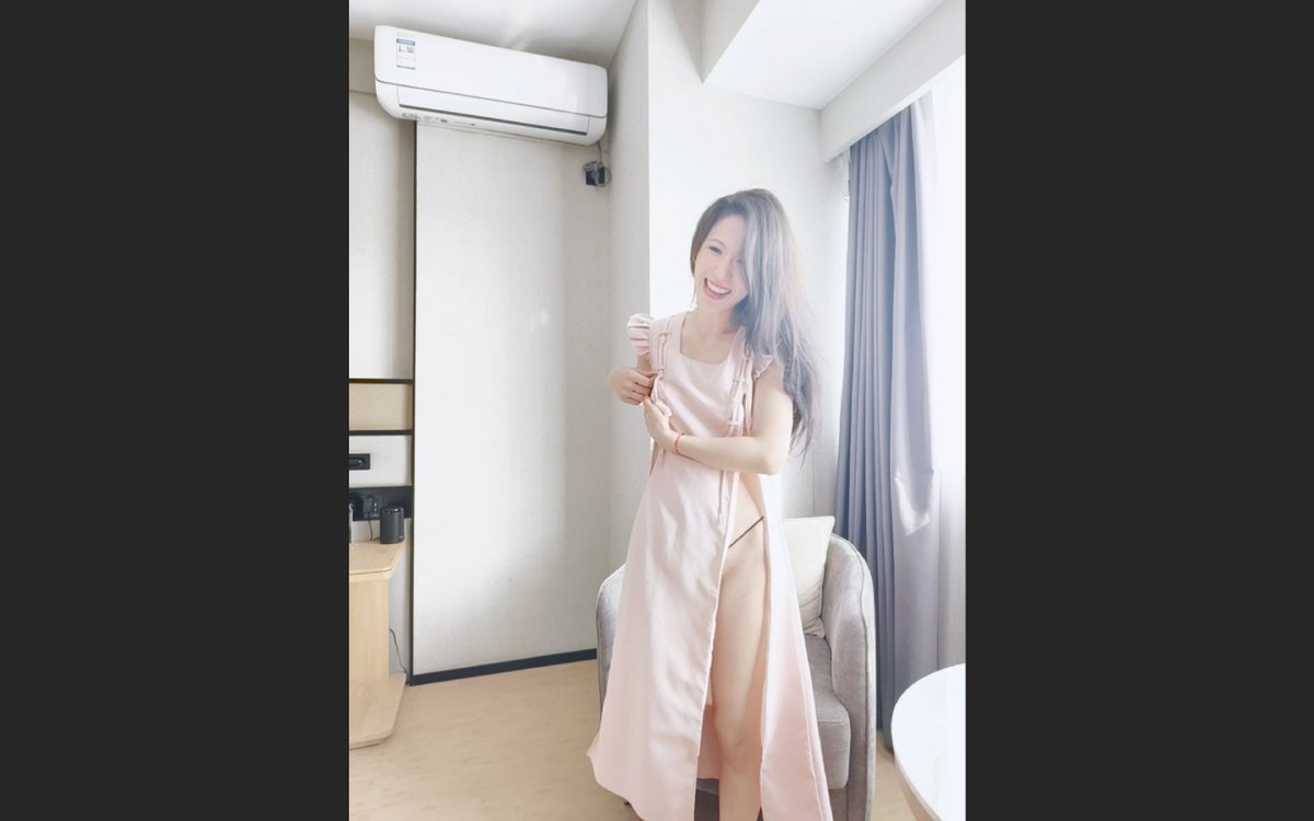 大方不藏私的Kiki来啦，两套服装二合一
https://t.co/0Ymp2vKWDH https://t.co/QACfDCTRqY
