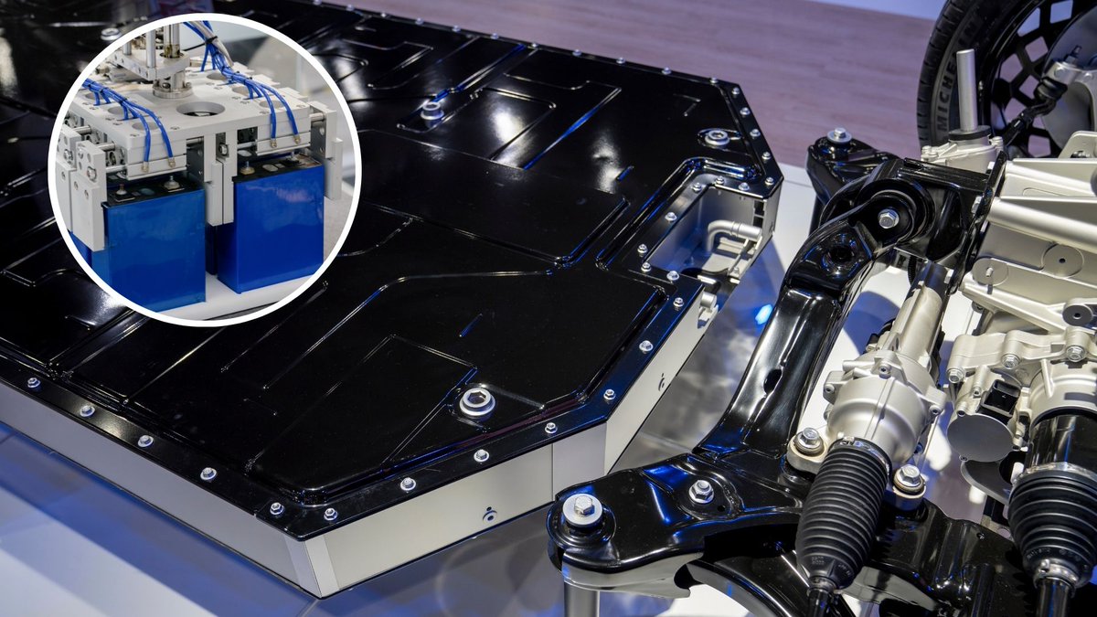 nextgen_signals's tweet image. Chinese researchers at Nankai University and the Shanghai Institute of Space Power Sources report a lab breakthrough hitting 700 Wh/kg using a new fluorinated-electrolyte lithium battery chemistry, a major leap beyond today’s commercial cells. #China #LithiumBattery #EV