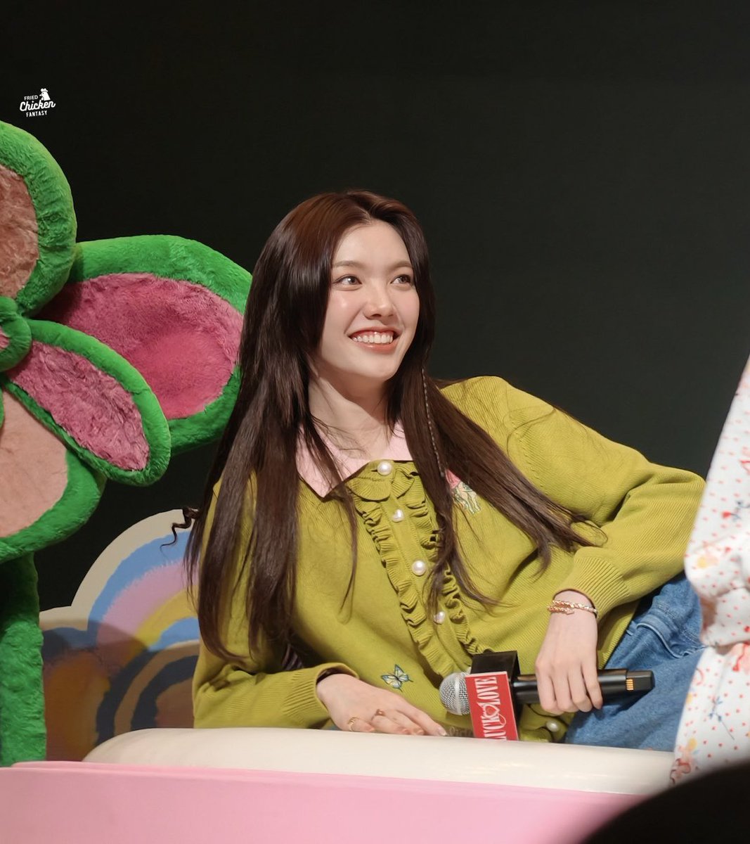 แก น้องออมยิ้มแบบนี้ใจฉันเหลววว…🥹

LUCKY IN LOVE WITH ORM #ORMxEndlessHoliday
#Ormkornnaphat‌ #ออมกรณ์นภัส
<a href="/ormmormm/">orm kornnaphat🌈</a>