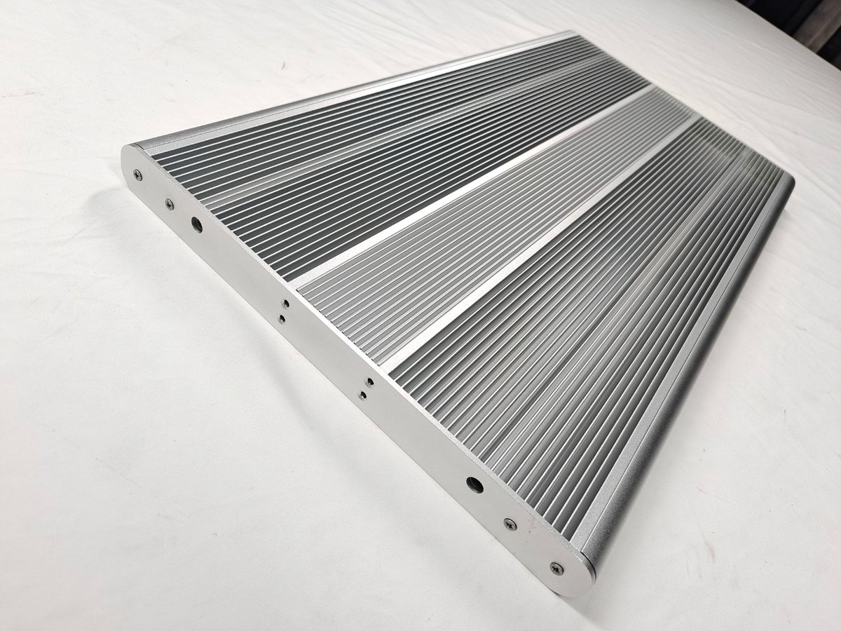 AzureNorma2016's tweet image. Our aluminum shell heat sinks, made with advanced aluminum processing techniques, ensure LED aquatic plant lights and full-spectrum lights operate steadily for a long time, promoting healthy plant growth!
 #FullSpectrumLight #LEDHeatSink #AluminumMaterials #HeatDissipation